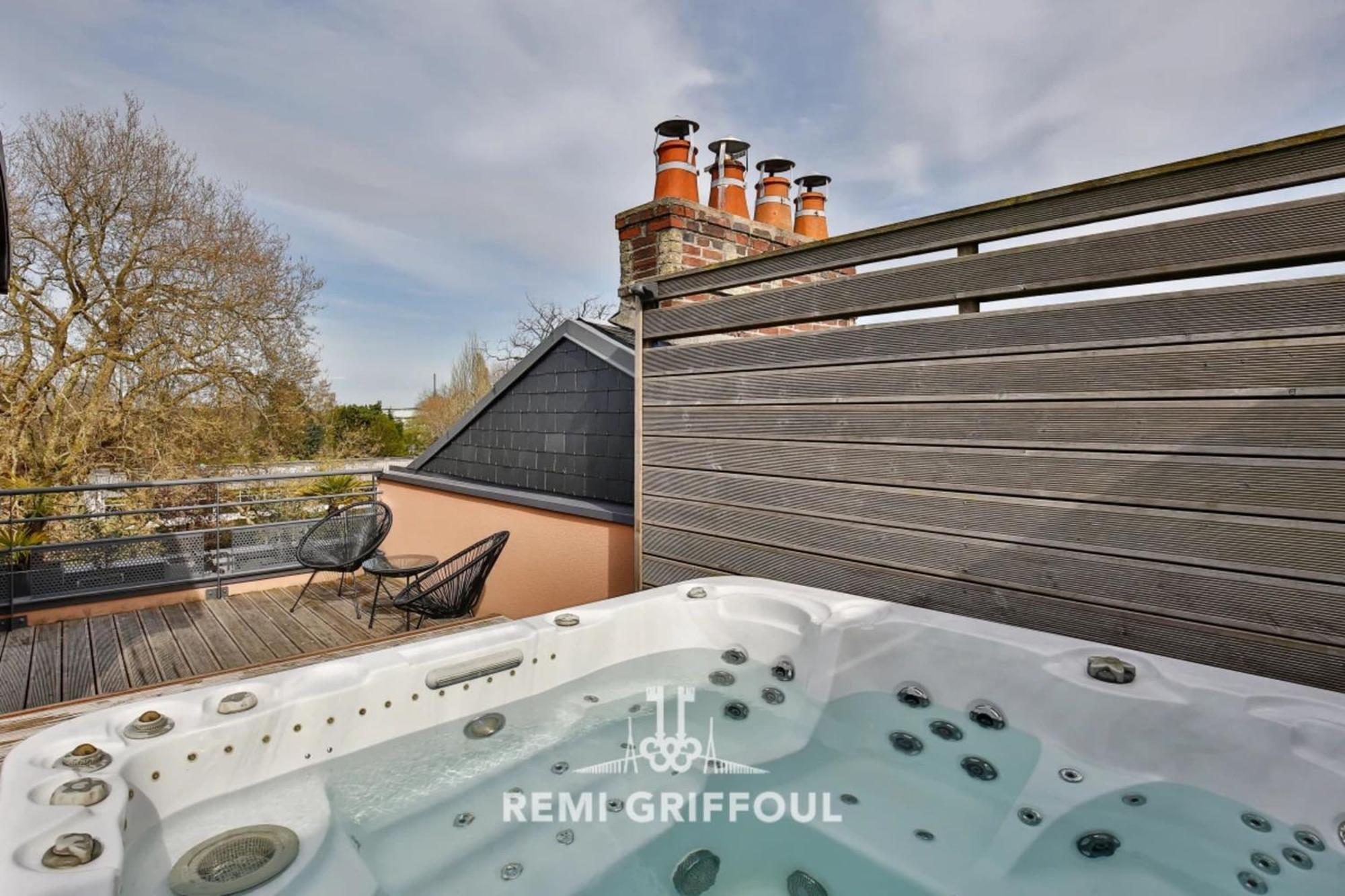 The Cosmopolitan Architect Design With Rooftop Jacuzzi 8 Guests Honfleur