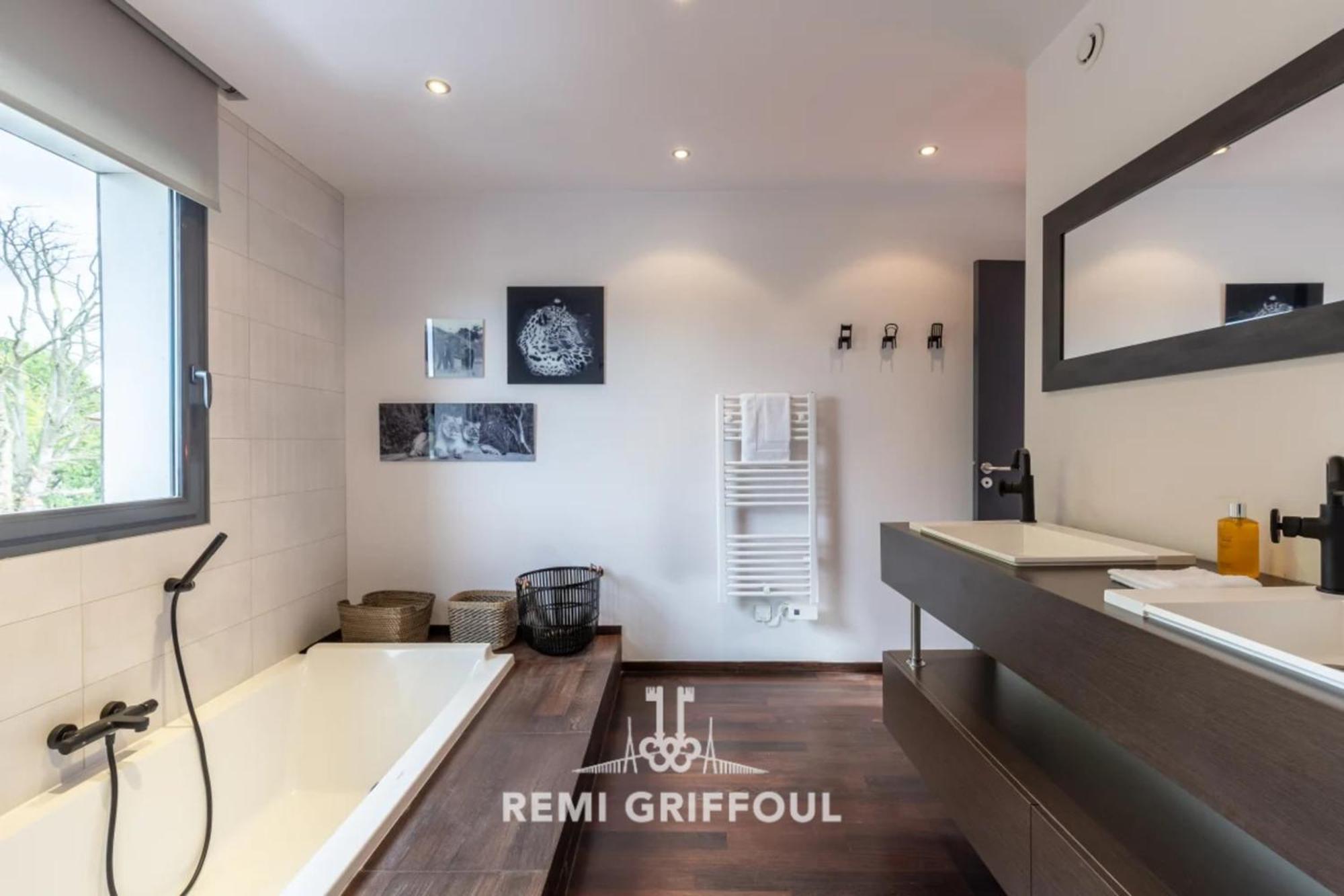 The Cosmopolitan Architect Design With Rooftop Jacuzzi 8 Guests Hébergement de vacances